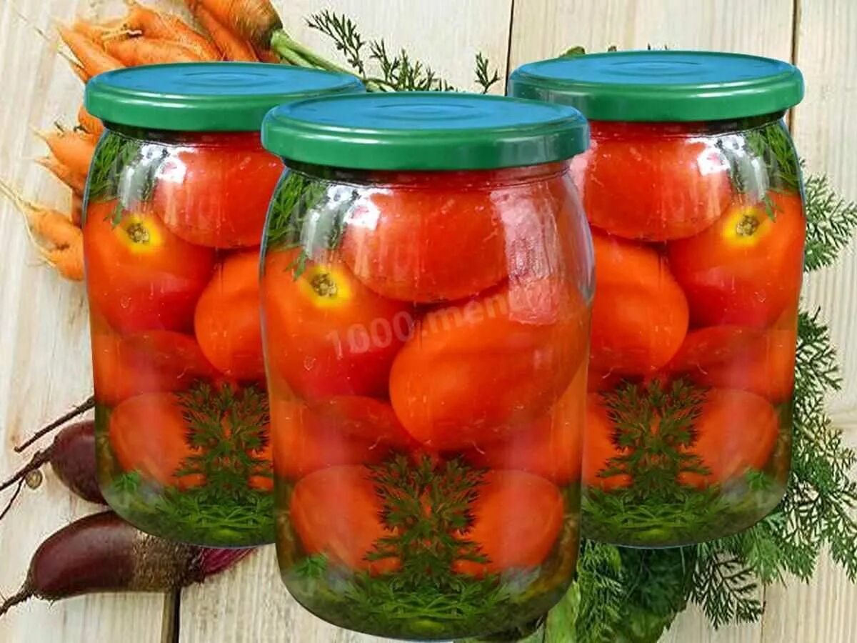 Помидоры на зиму простой вкусный рецепт. Консервированные помидоры с морковной ботвой. Томаты маринованные с морковной ботвой. Томаты консервированные с морковной ботвой. Помидоры с морковной ботвой на зиму.
