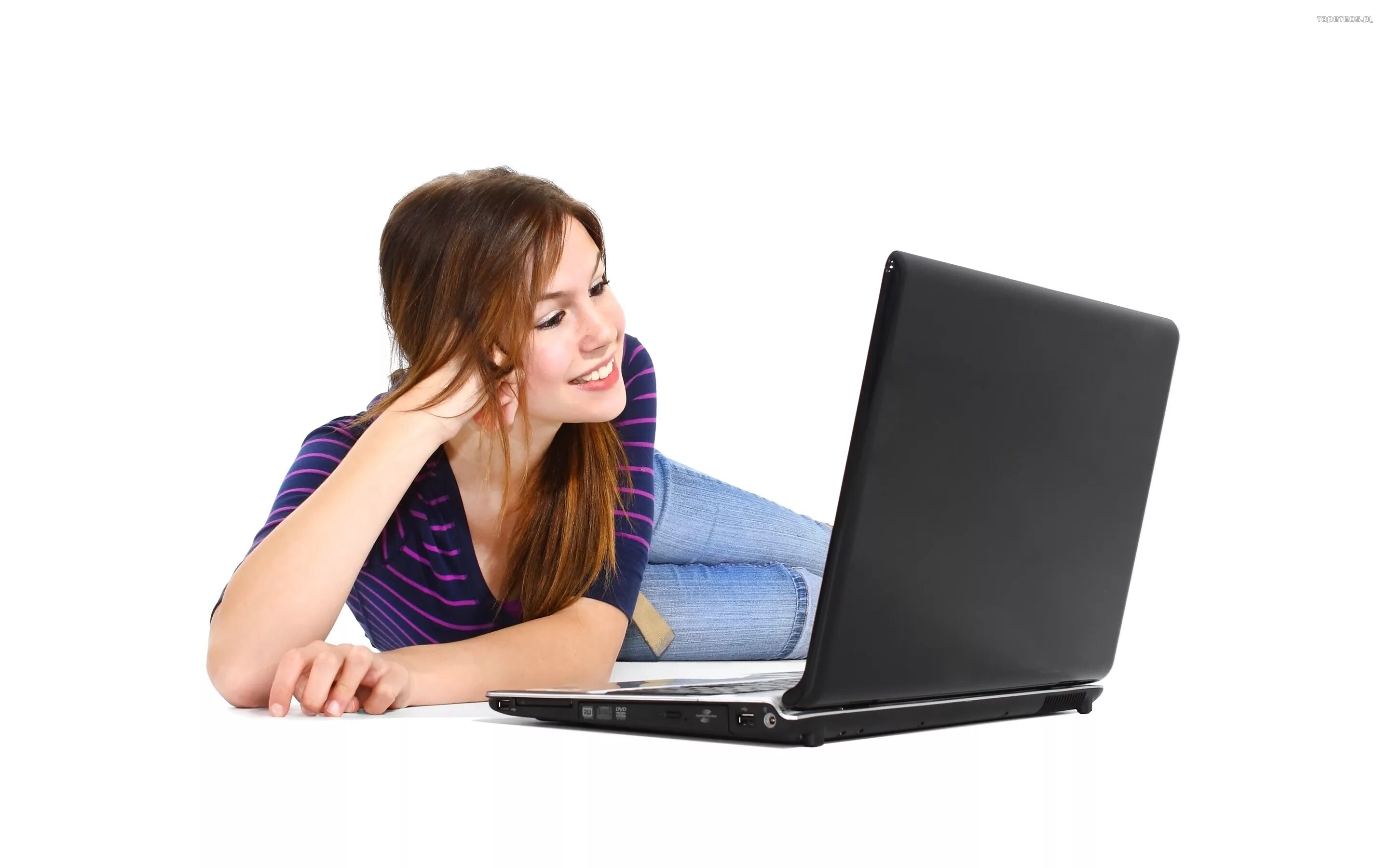 человек работает. довольная женщина. удаленный читатель. человек за ноутом. книга человек.