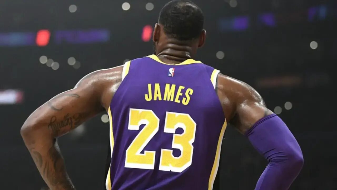 James back. James back. Леброн валейнтин. Lebron james 2018. Lebron james back jersey.