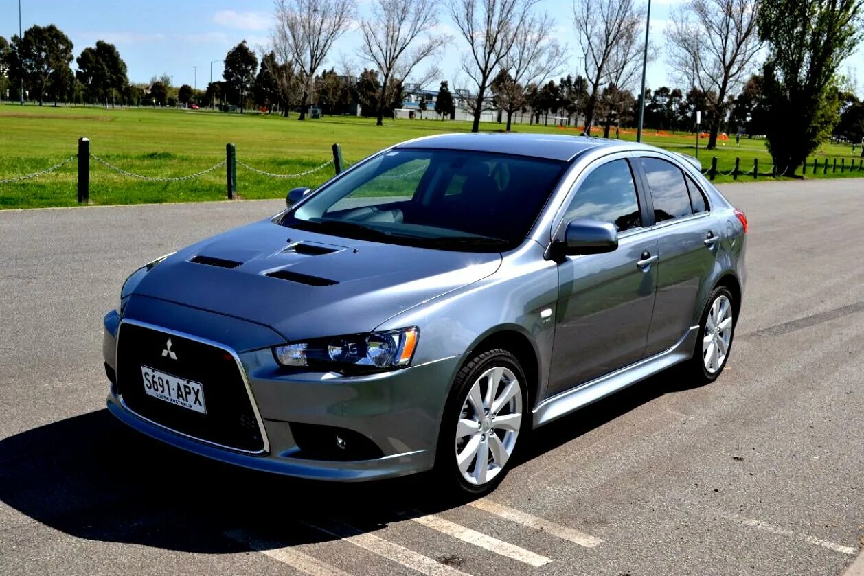 Lancer x 10. Mitsubishi Lancer 10. Мицубиси Лансер x10. Митсубиши Лансер 10 поколения. Мицубиси Лансер 10 2007.