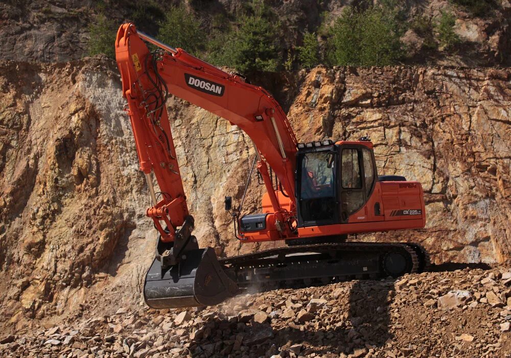 Экскаватор дусан 225. Экскаватор Doosan dx225lca. Экскаватор Doosan 225. Экскаватор Доосан 225 гусеничный. Doosan 225 LCA.