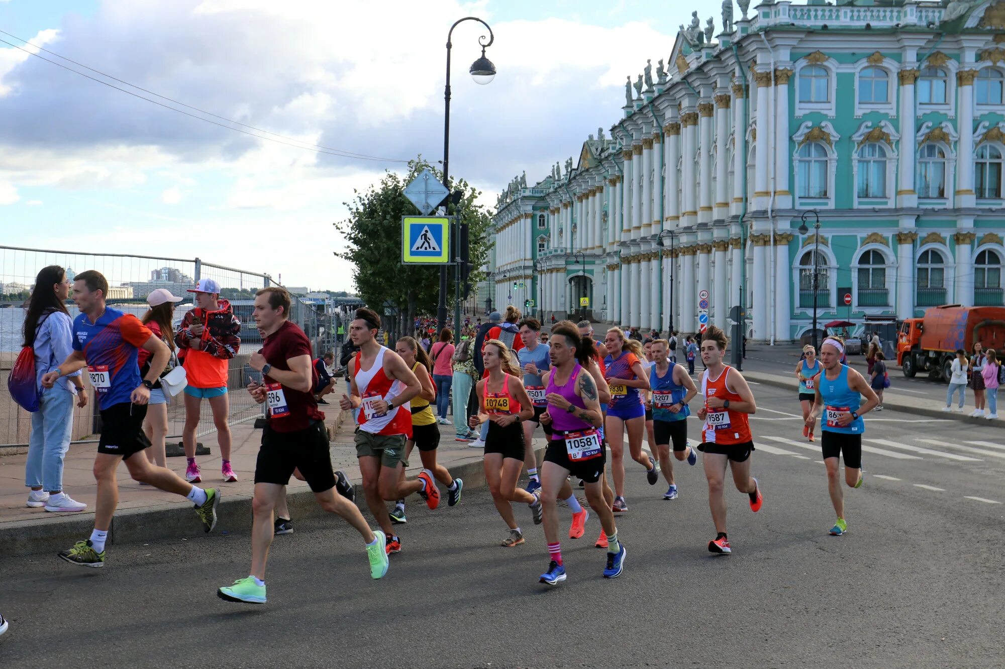 Полумарафон северная столица. Полумарафон санкт петербург 2024. Полумарафон санкт петербург 2024. Полумарафон северная столица 2022. Северная столица.