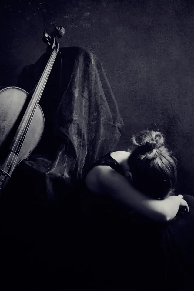 Почему музыка грустная. Виолончель. Тёмная виолончель. Это грусть. Девушка с виолончелью картина.