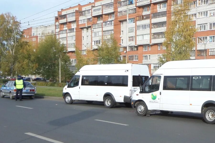 Автобус 2м. Автобус 2. 4ая маршрутка. 370-ая маршрутка.