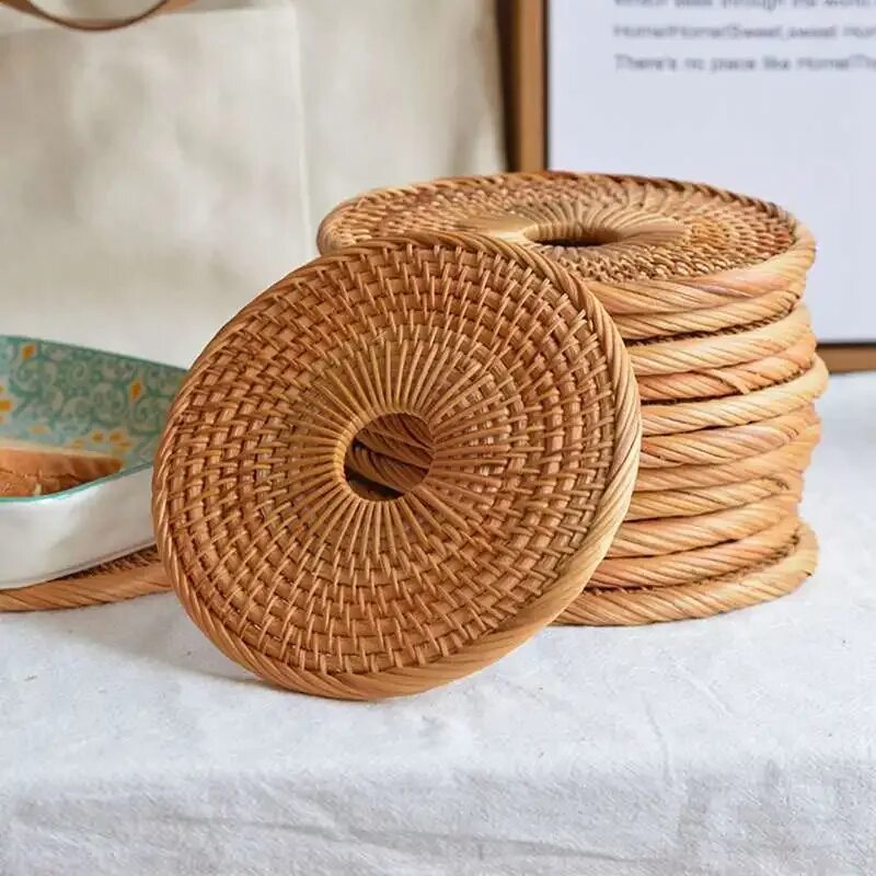 Подставка из ротанга. Кружка из ротанга. плетенка круглая. как чашка из ротанга.