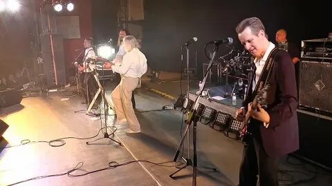 Первый исполнитель песни клен