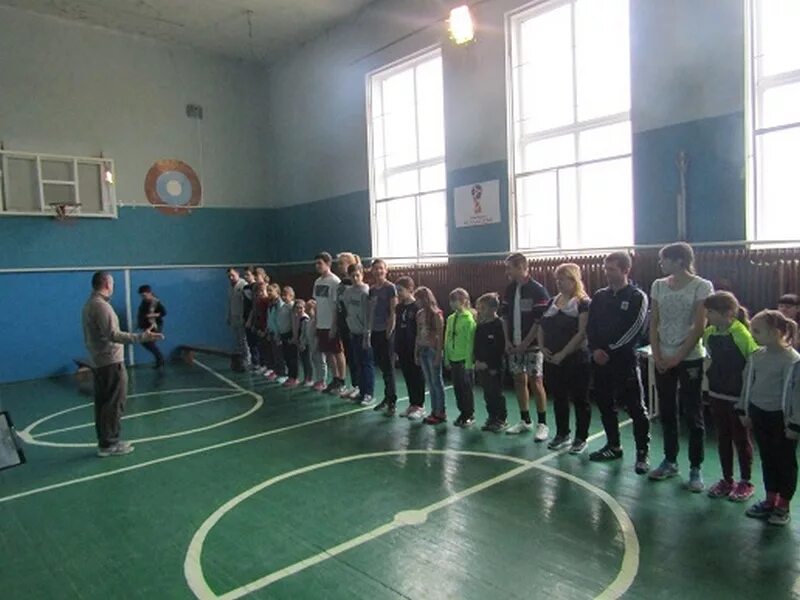 Русская средняя школа. Российская средняя школа. Школьники в классе. Старшая школа в россии. Старшая школа в россии.