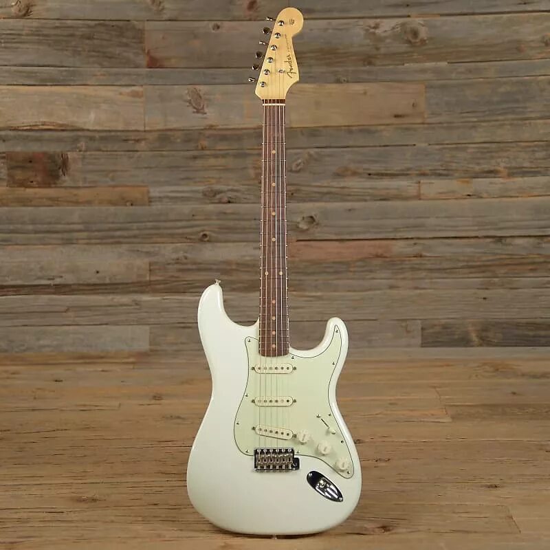 Электрогитара Yamaha Squier Bullet Stratocaster HSS. Электрогитара Squier Bullet Stratocaster HT Arctic White. Squier Bullet Stratocaster HSS Tremolo Arctic White. Squier Bullet Strat Blue.