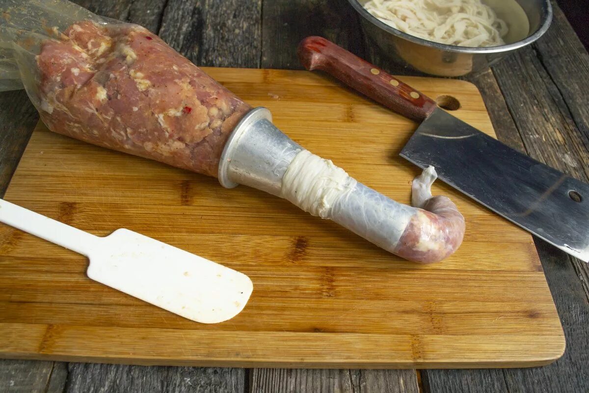 Делаем колбасу из свинины. Домашняя свиная колбаса в кишках.