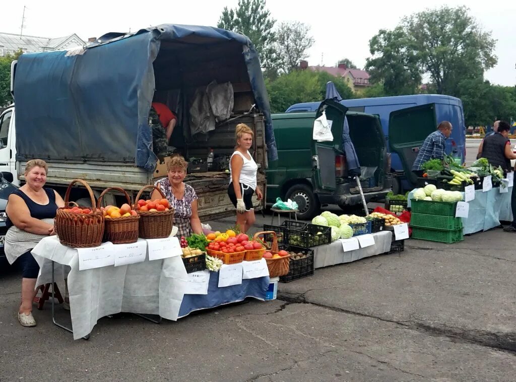 Ярмарка выходного дня Брянск. Овощной базар в Брянске. Торговля Брянской области. Открытие ярмарки выходного дня.