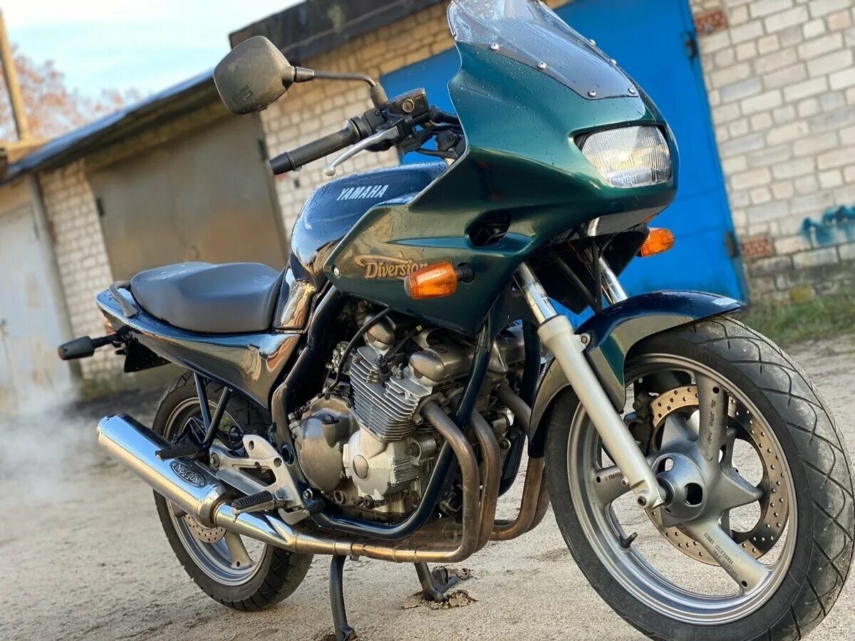 Yamaha yzf-600-r 1998. Yamaha спорт турист 600. Yamaha 600 кубов. Ямаха 600 кубов спортбайк. Yamaha fzs 600s 2005.