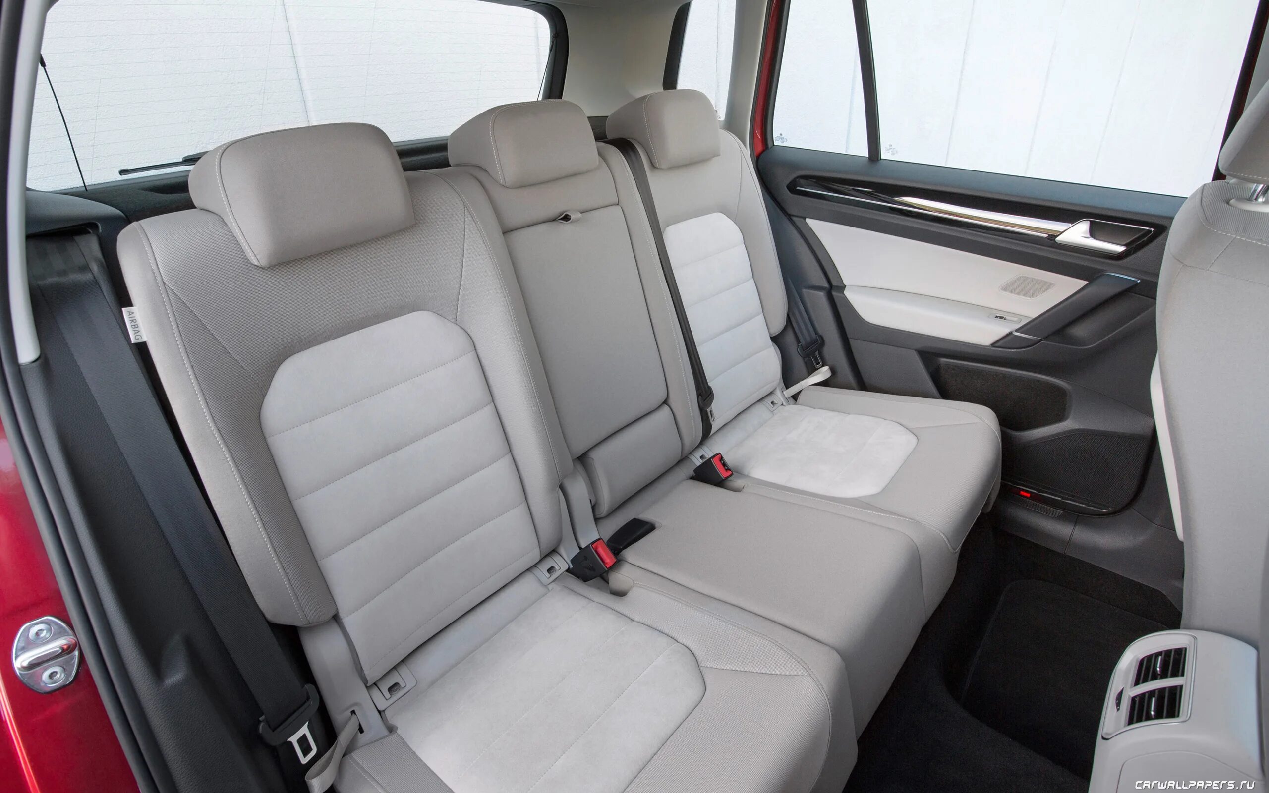 сиденья vw passat b7. чехлы passat b6. фольксваген туарег 2016 салон сзади. чехлы на фольксваген пассат б6. туарег 2021 салон сзади.