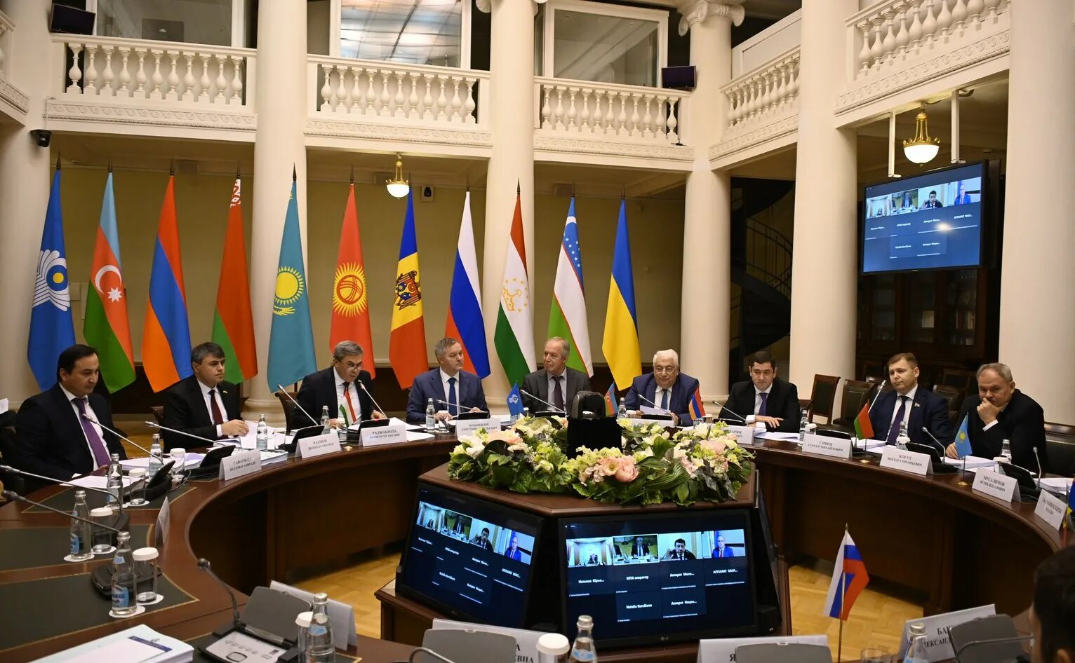 Дворец бердымухамедова. Межпарламентская ассамблея государств – участников снг. Межпарламентская ассамблея. Межпарламентская ассамблея государств участников снг 2003 г участники. Межпарламентская ассамблея государств 1992.