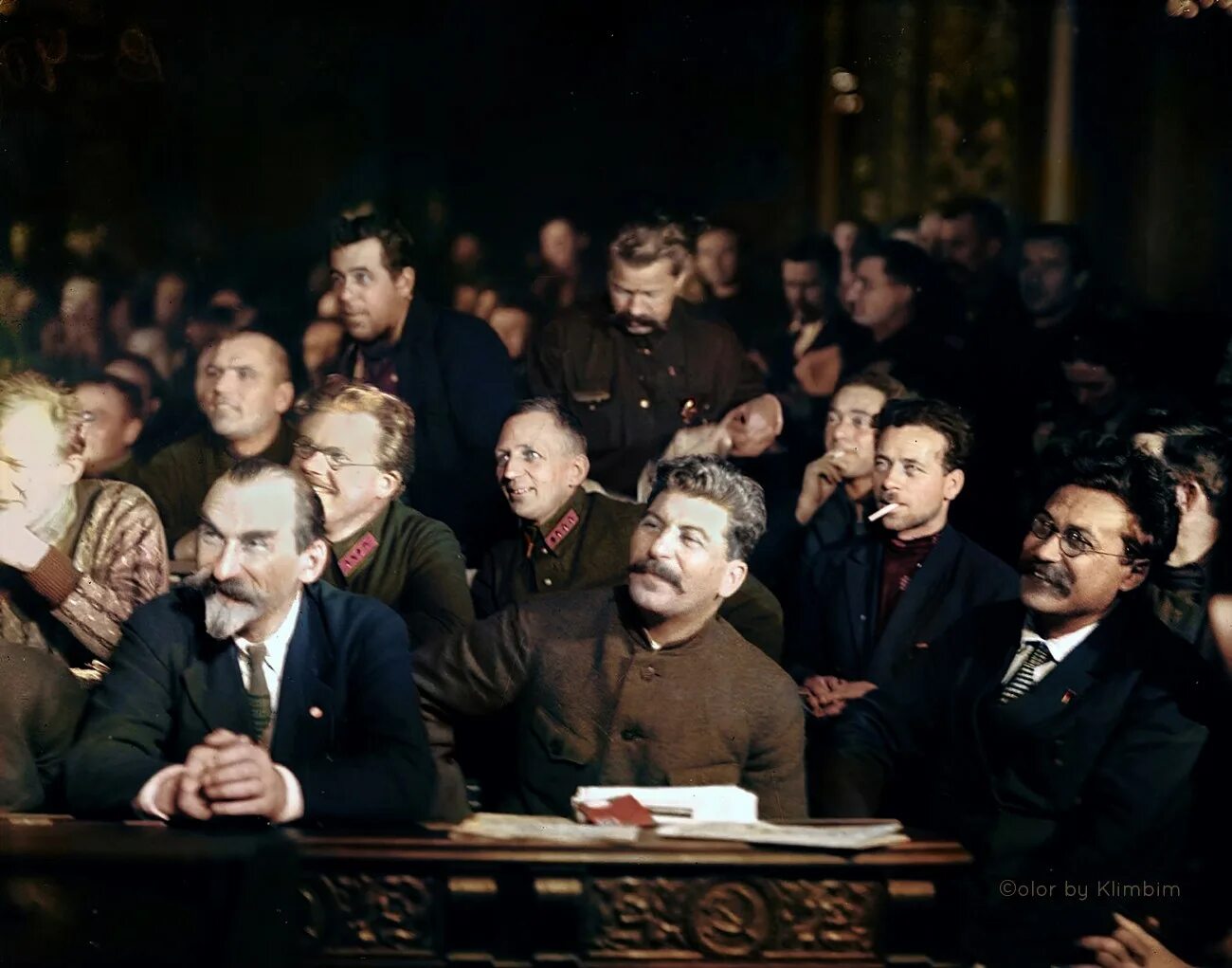 Сталин на съезде вкп б. На xv съезде вкп(б) в 1927 году. сталин на 15 съезде вкп б. всесоюзная коммунистическая партия большевиков. съезд вкпб 1927.