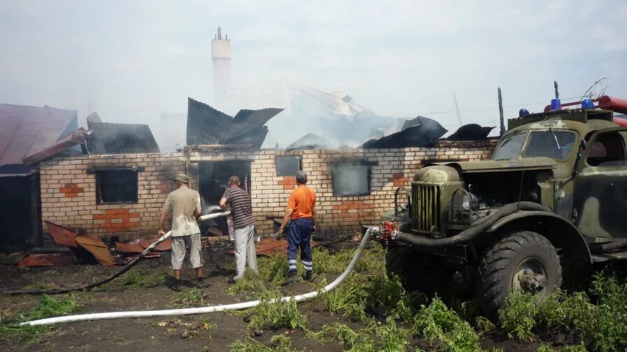 Пожар в 2012 году. Пожар в Батыревском районе. Пожар Батыревский район Чувашия Ангара. Батыревский район пожар деревня люля. Пожар в Батыревском районе сегодня утром.