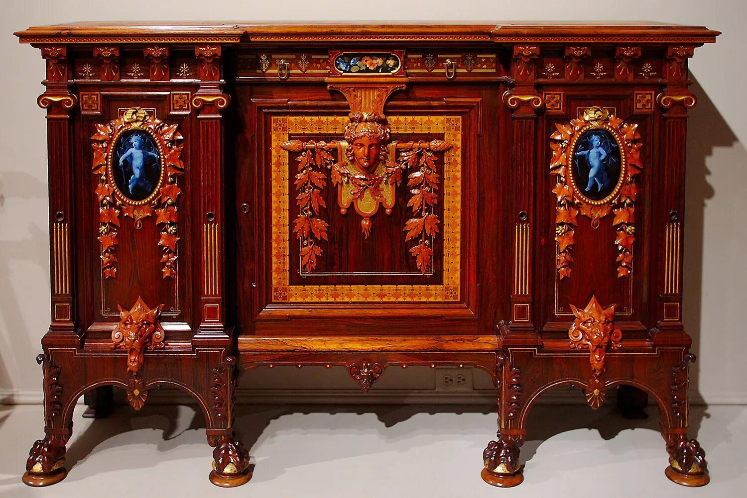 Pin by Anna Alferova on резные изделия из дерева Gothic furniture, Wood carving