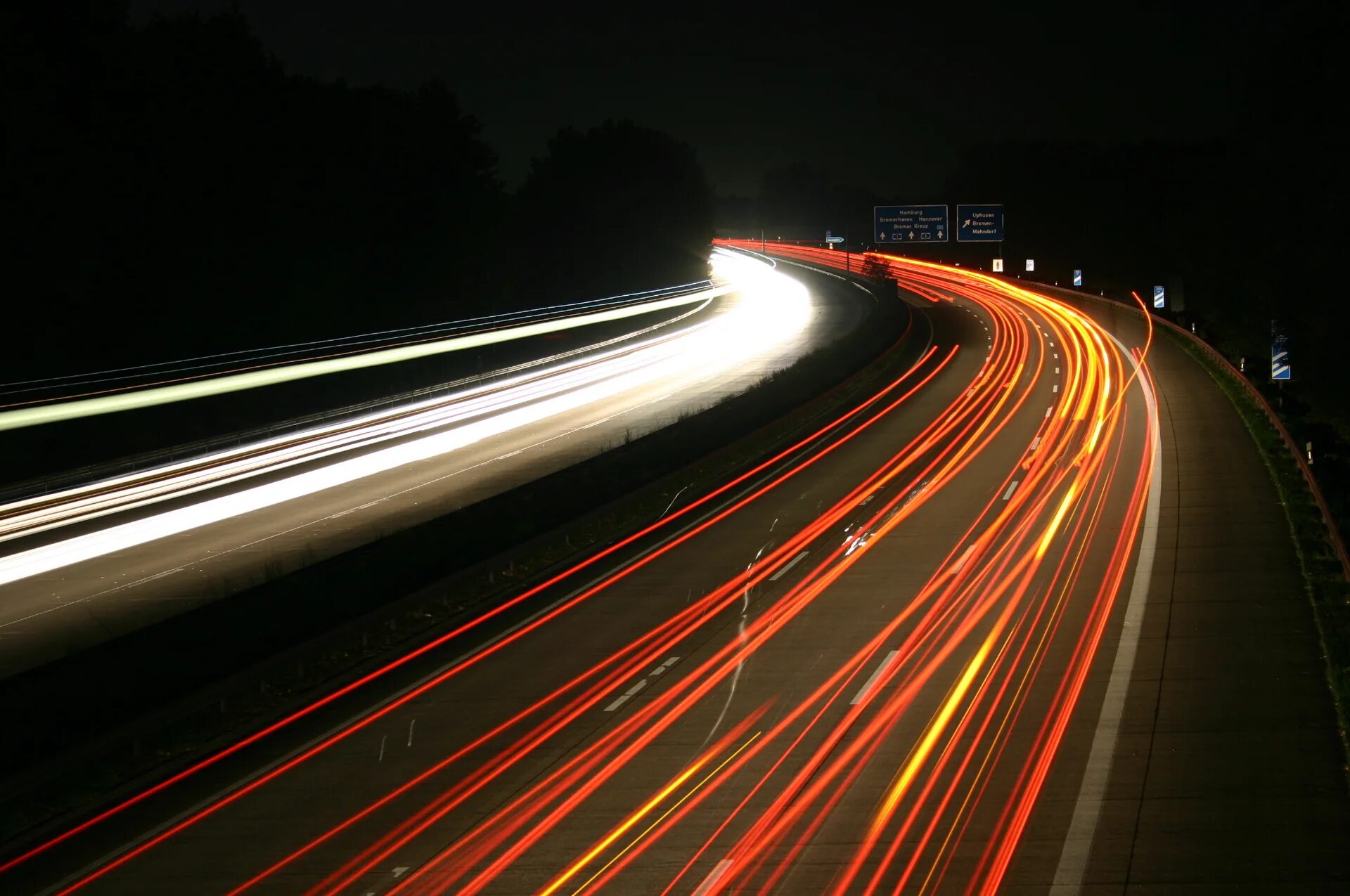 Moving speed. Night highway. fast light. fast moving. скорость рыжая картинки.