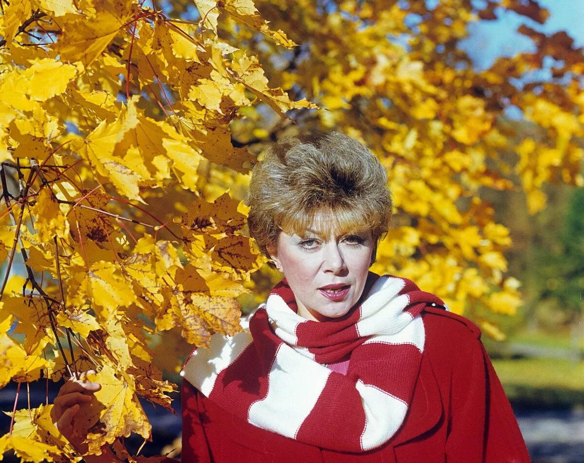 Эдита пьеха 2022. Певица эдита станиславовна пьеха. Эдита пьеха молодая. Эдита пьеха сейчас 2021. Могила эдиты пьеха.