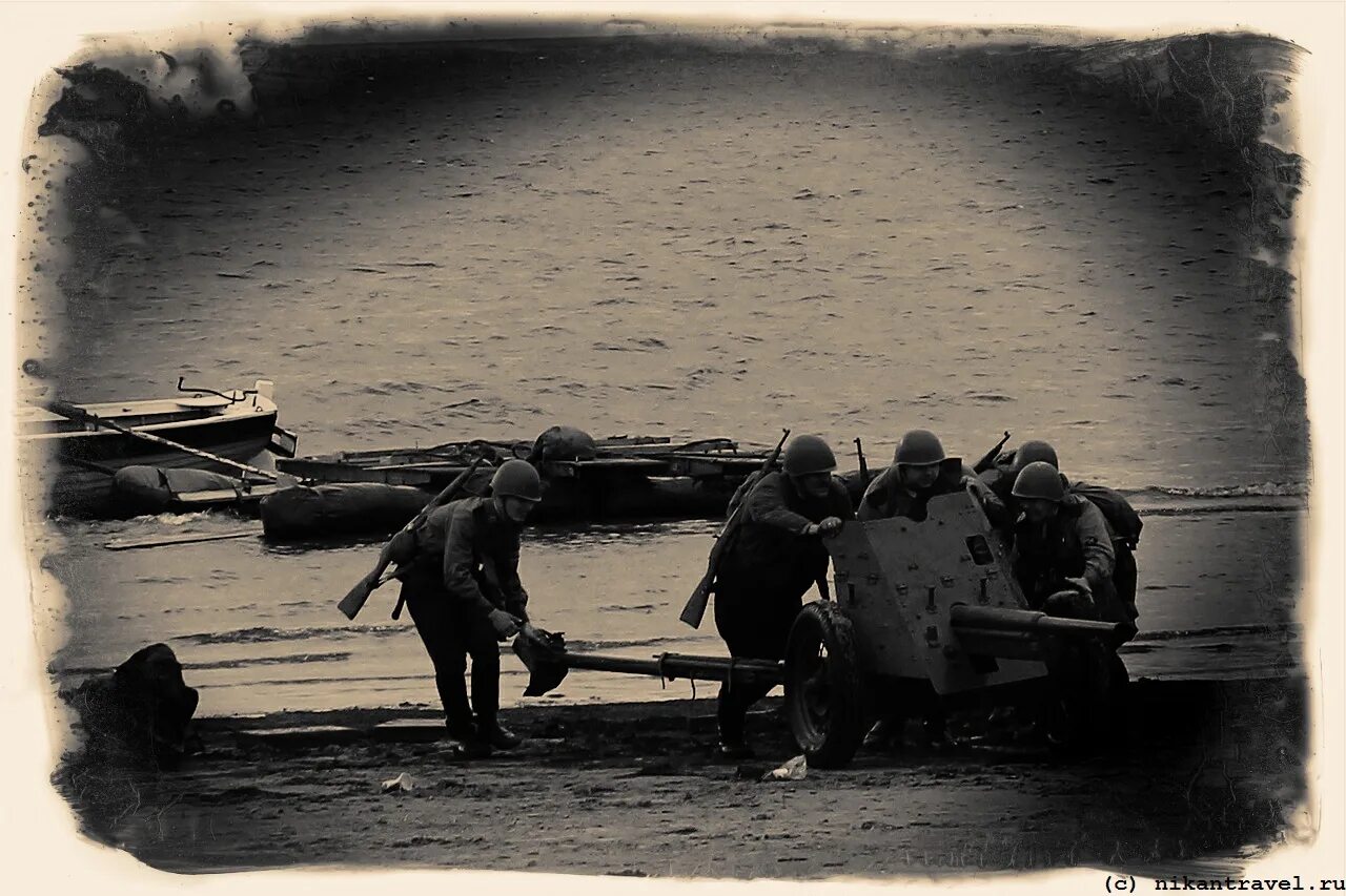 Осень 1944 года. Петсамо-Киркенесская операция 1944. Петсамо-Киркенесская операция (7 – 29 октября 1944 г.). Петсамо Киркенес морской десант. Петсамо-Киркенесская итоги.