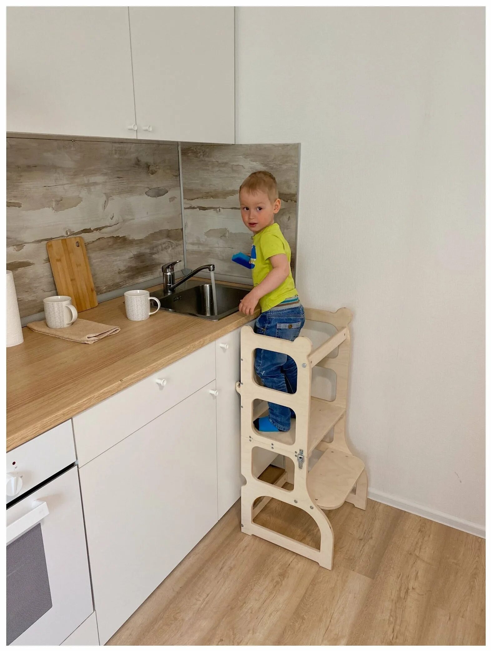 Стул башня монтессори. Башня помощника монтессори. Башня помощника монтессори. Verwood башня маленького помощника монтессори. Детский стульчик монтессори башня.