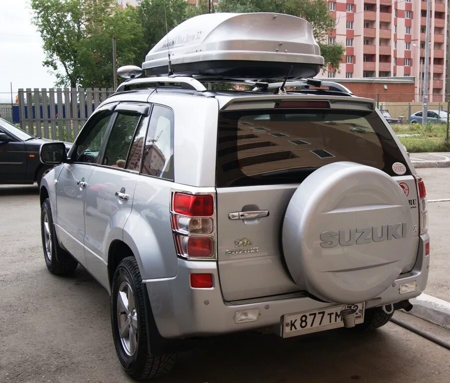 Бокс Suzuki Grand Vitara. Гранд Витара 2006 автобокс. Suzuki Grand Vitara автобокс Lux 390. Бокс на крышу Suzuki Grand Vitara.