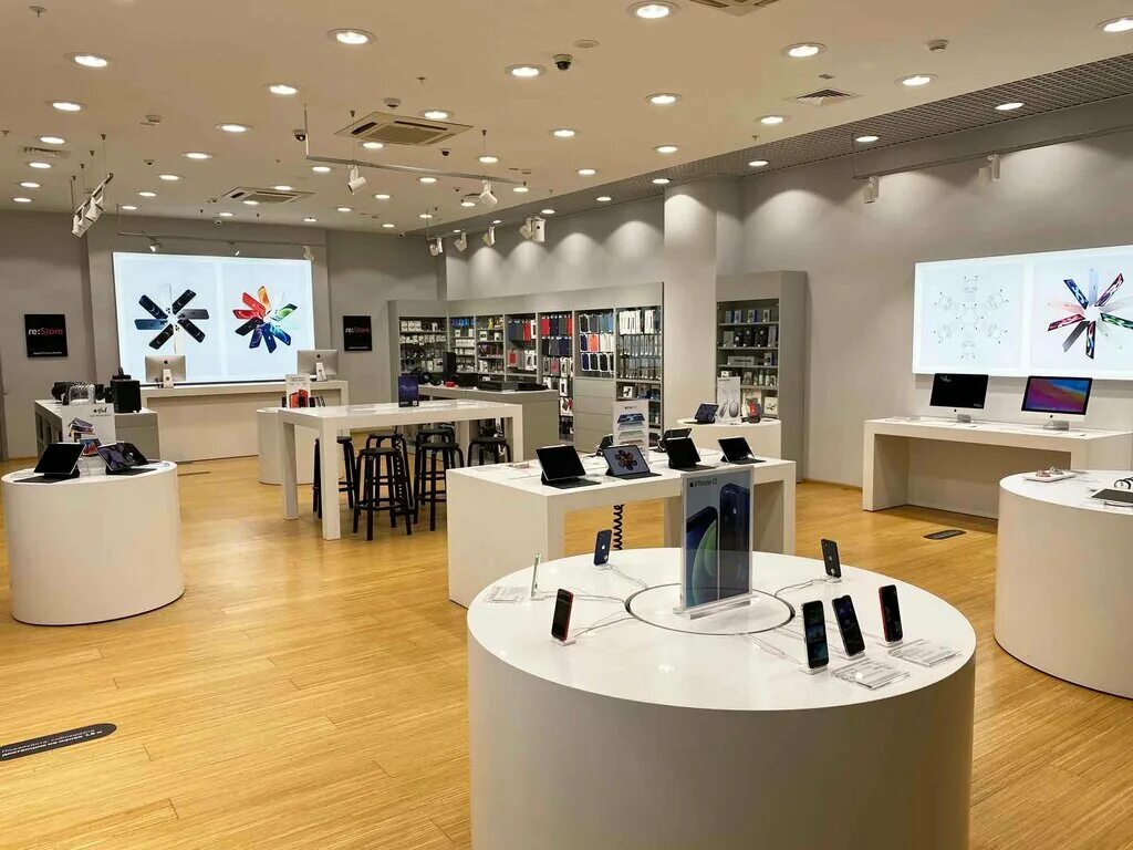 елисеевский гастроном в москве фото. магазин re фото. Pye оптика. Istore москва. салон эппл москва.