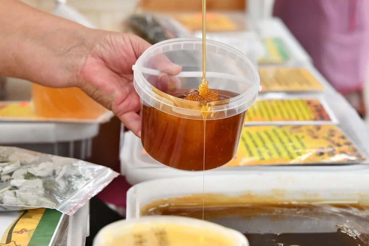 Мёд натуральный. Мёд пчелиный натуральный. Что находят в меде. Расслоение меда. Органолептическая экспертиза меда.