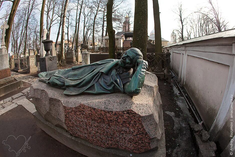 городские кладбища санкт петербург. некрополь 18 века александро-невской. некрополь новодевичьего монастыря в петербурге. новодевичье кладбище санкт-петербург. кладбище новодевичьего монастыря в санкт-петербурге.