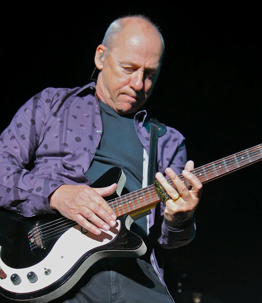 Dire straits нопфлер. Марком нопфлером. Марком нопфлером. Mark knopfler. Марком нопфлером.