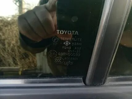 Как узнать год автомобиля на стеклах