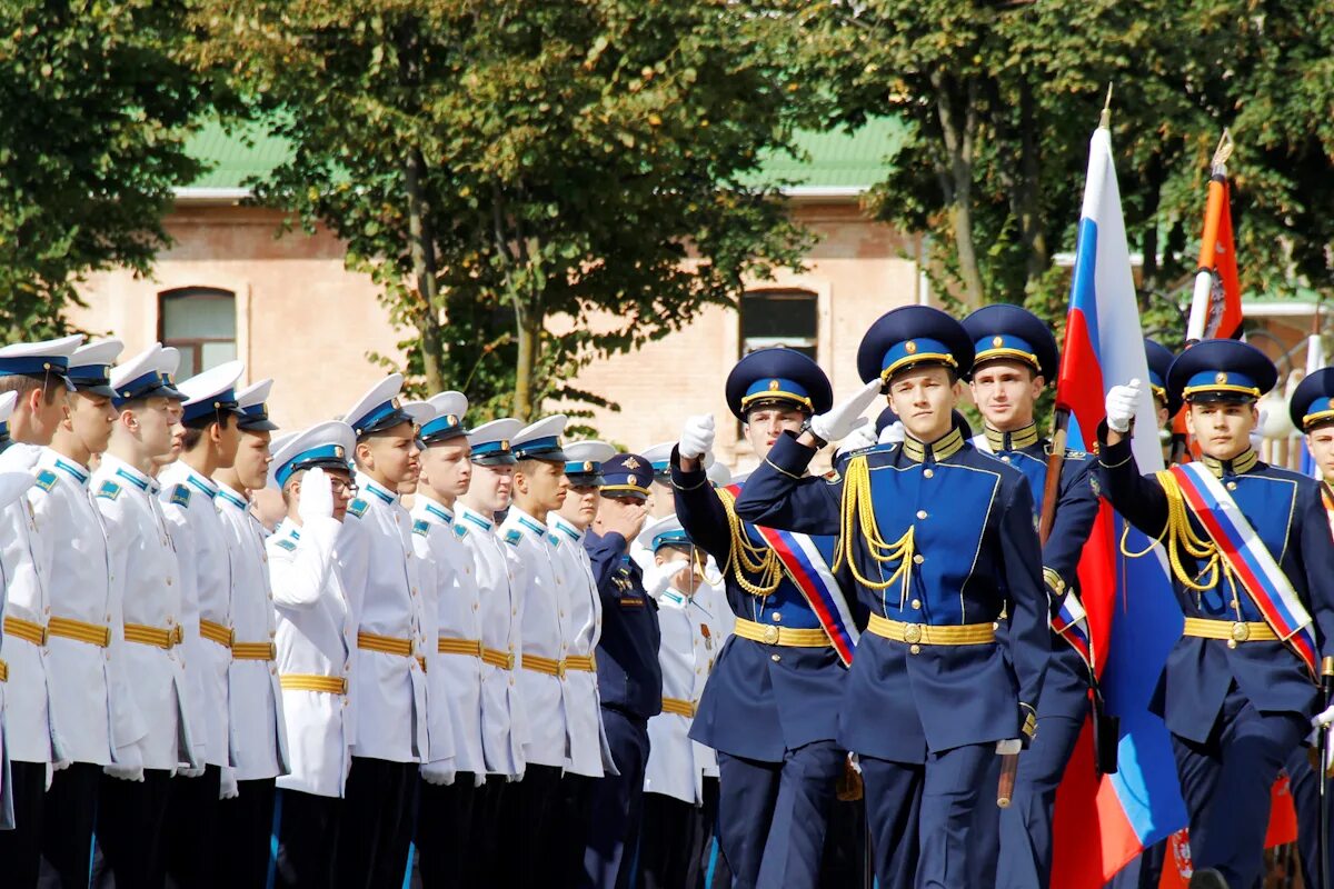 Казачий кадетский корпус новороссийск. И. Кадеты в анапе. Новороссийск казачий кадетский корпус корпус. Кадетский корпус пятихатки анапа.