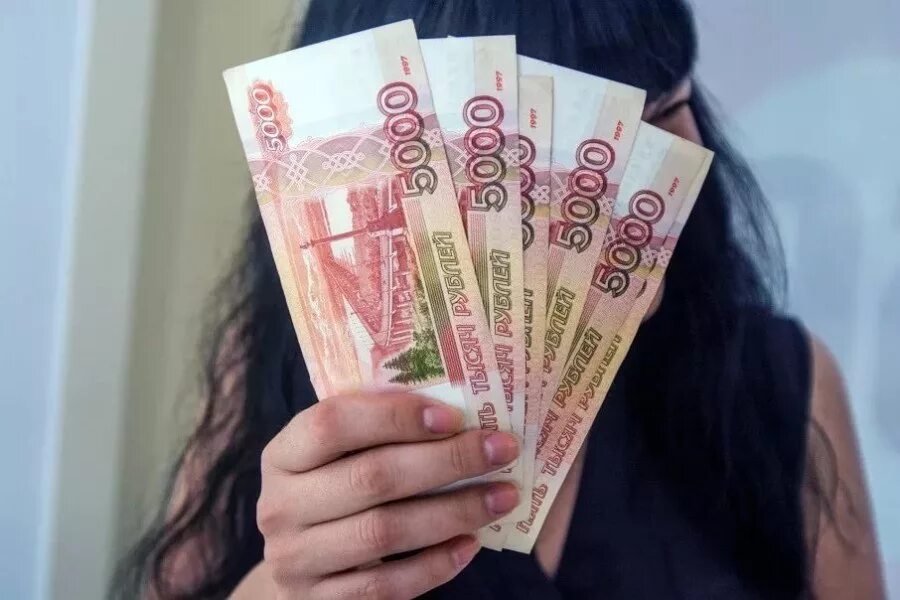 Первые 100 тысяч рублей