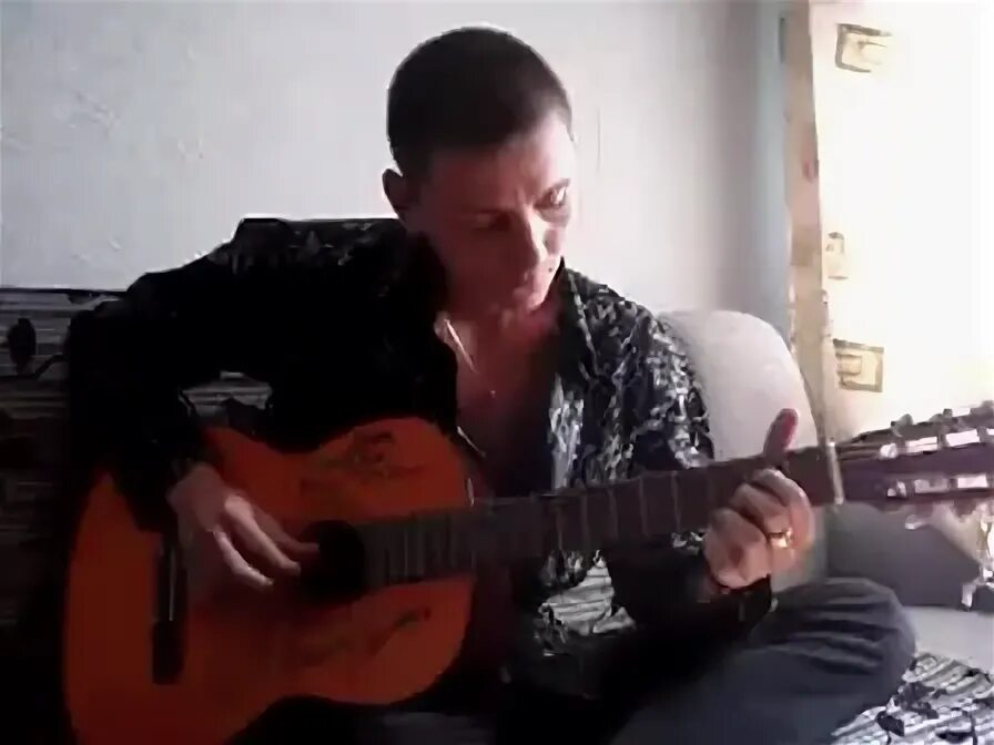 красивые глаза. зеленые глаза ваня. зелёные глаза эстетика. ваня кургалин зеленые глаза. музыкант упал когда бежал.