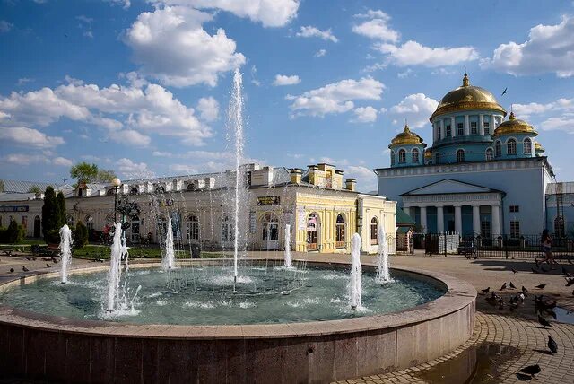 Лебедянь центр. Фонтан город лебедянь фото.