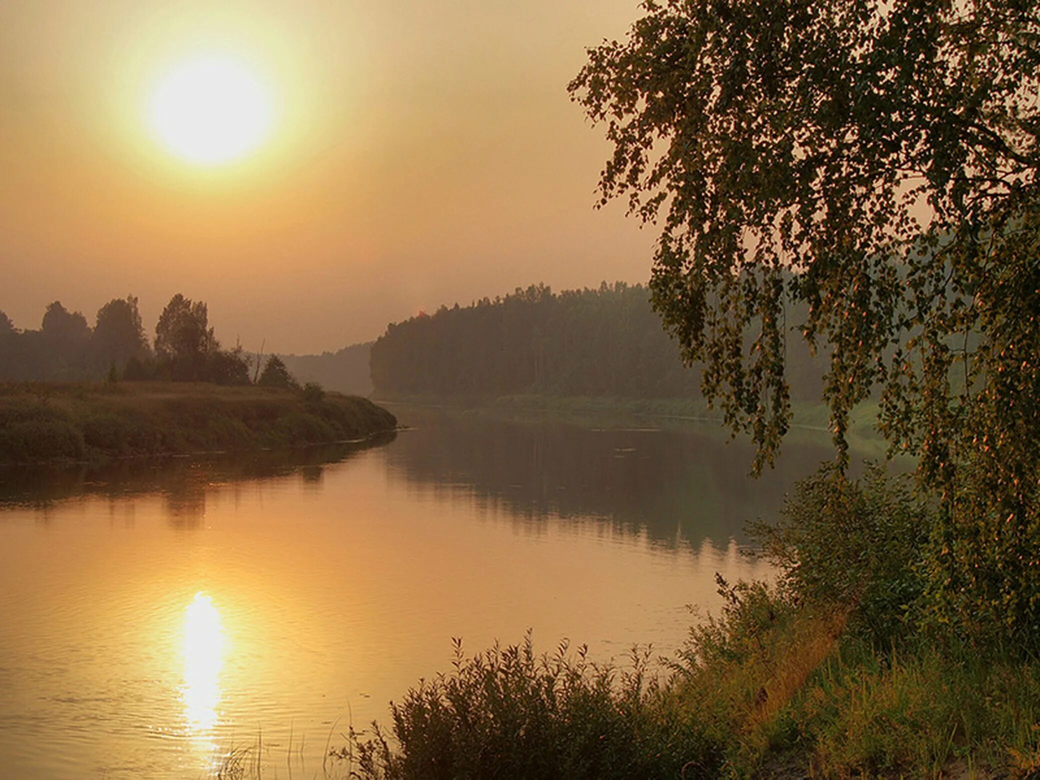 Вечер на реке. Вечерний пейзаж. Летний закат на реке. Лето вечер река. Стих вечер ясен и тих