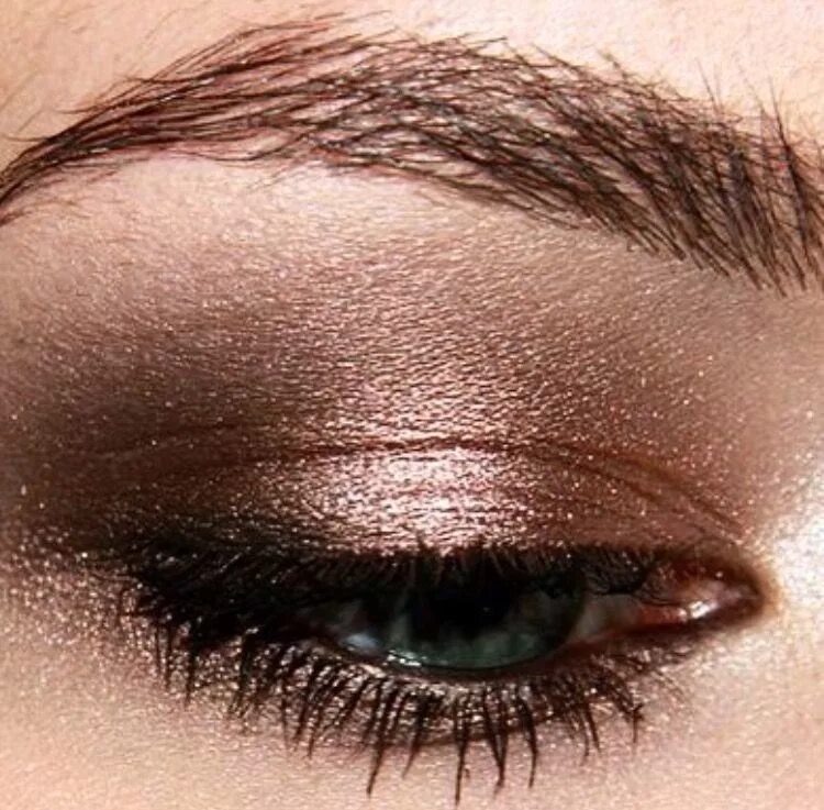 Тени цвета бронза. 3ina the cream eyeshadow свотчи. Вечерний макияж в коричневых тонах. Корякин тень золотая бронза тень. Бронзовый смоки айс.