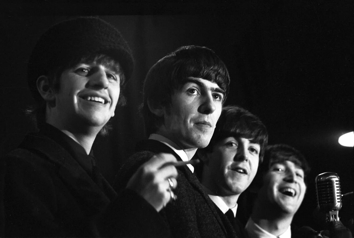 Каверы битлз. Группа the Beatles 60х. The Beatles 1964. Ливерпуль 1960 Битлз. Битлз 1960 год.