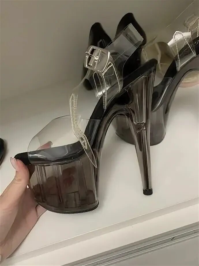 Pleaser черные тройки. Стрипы 5ки. Стрипы единички. Туфли стрипы на ноге. Стрип пластика воронеж.