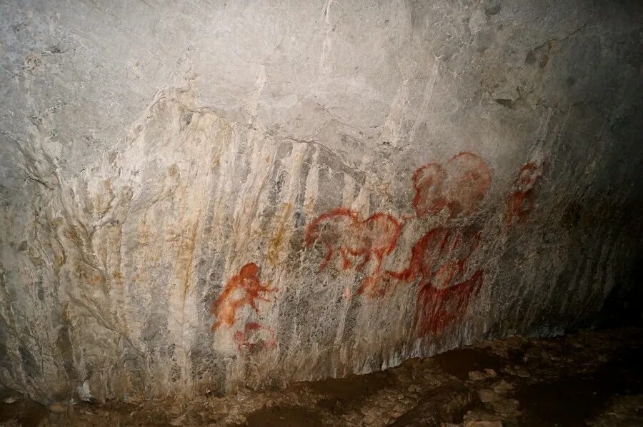В каповой пещере древнейшее в мире изображение. Капова пещера живопись палеолит. наскальные рисунки шульган таш. наскальные рисунки в пещере шульган таш. капова пещера наскальная живопись.