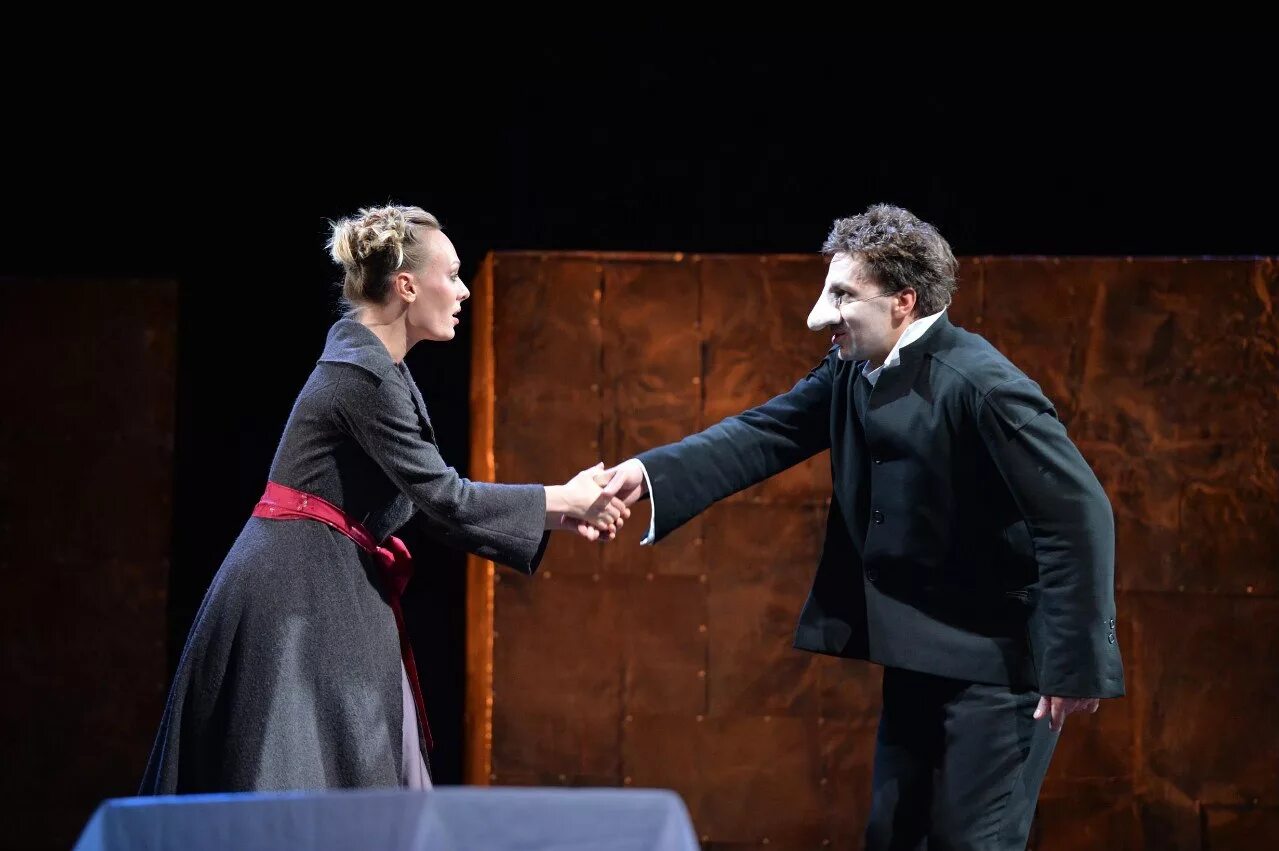 коренев спектакль сирано. чурсин мхт сирано. паулина андреева сирано де бержерак. сирано де бержерак мхт им чехова. сирано де бержерак спектакль мхт.