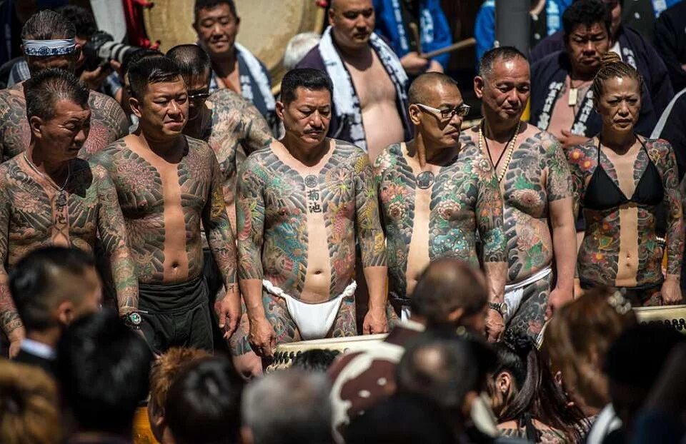 Как в японии называют человека. Фестиваль Сандзя-Мацури якудза. Якудза мафия в Японии. Японский клан якудза. Юки Цумото якудза.