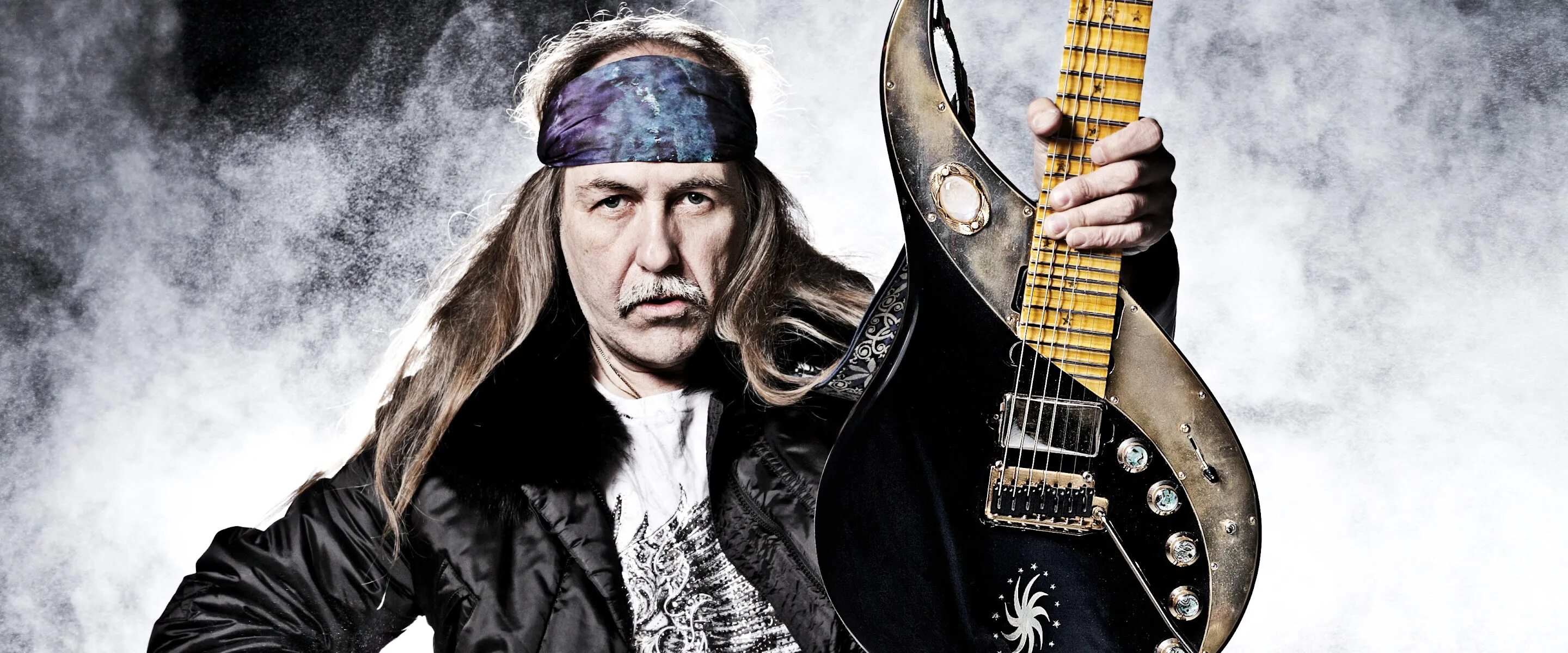 Ульрих рот скорпионс. Ульрих джон рот гитара. Uli jon roth молодой. Uli jon roth. Uli jon roth.