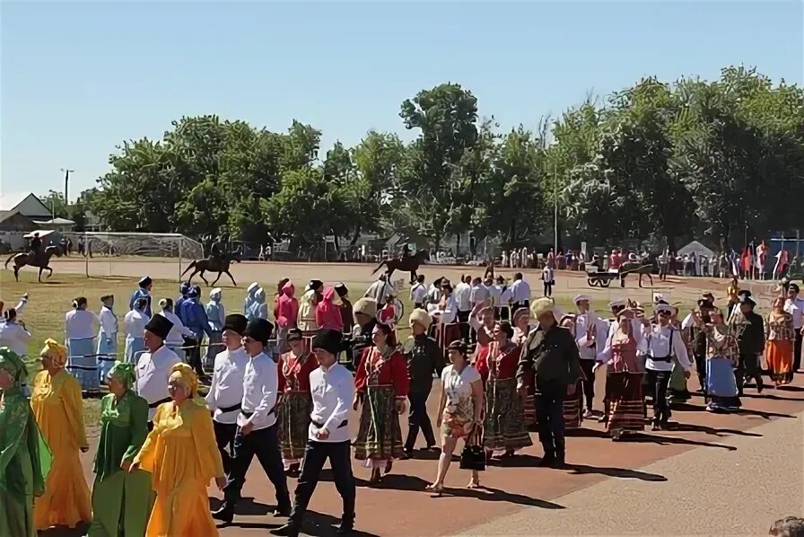 Новости илека оренбургской области на сегодня. Казачий фестиваль Форпост России в Илеке. Оренбург Форпост России. Форпост Илек 2019. Казачий праздник в Илеке Оренбургская область.