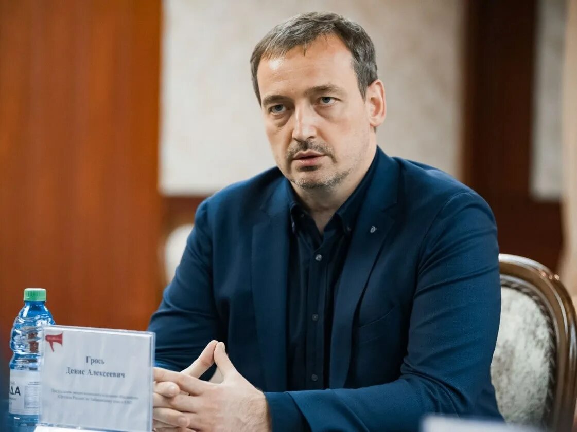 Магжанов евгений алексеевич хабаровск фото ИНТЕРНАЦИОНАЛЬНЫЙ УЖИН В КАФЕ "ЭВЕРЕСТ" " Сергей Хамзин Очерки'О