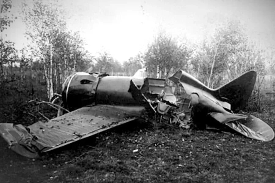 Советский истребитель сбил