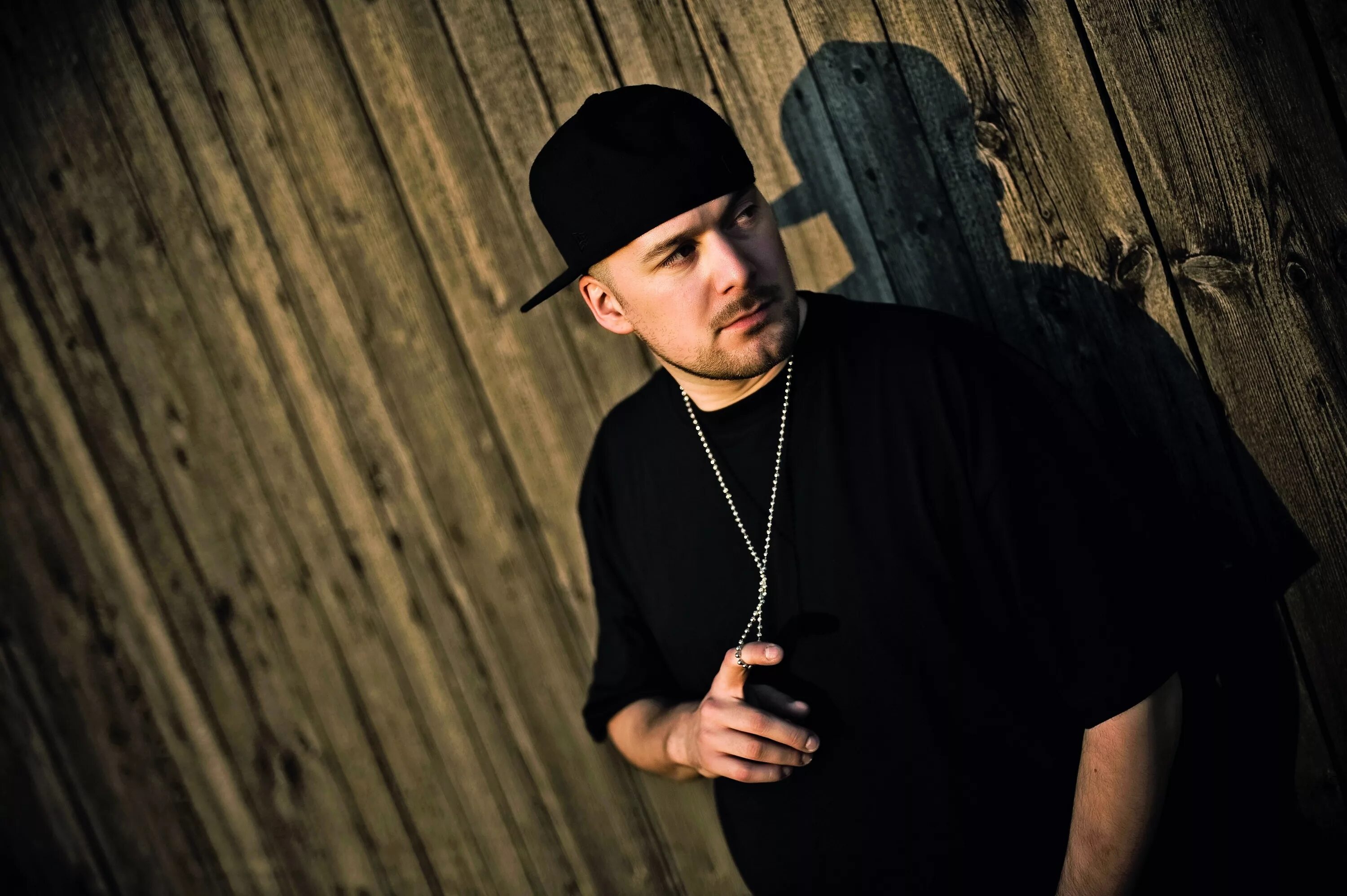 Kool savas takt32 vito. Кул савас. Kool savas немецкий рэпер. Kool savas немецкий рэпер. Kool savas картинки.