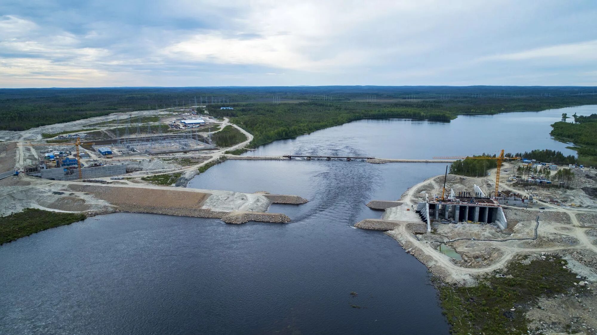 Гэс перекрыли. Русгидро бурейская гэс. Гэс перекрыли. Нижняя бурея гэс. Зейское водохранилище гэс.