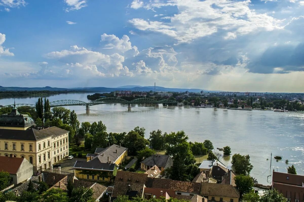 Площадь дуная