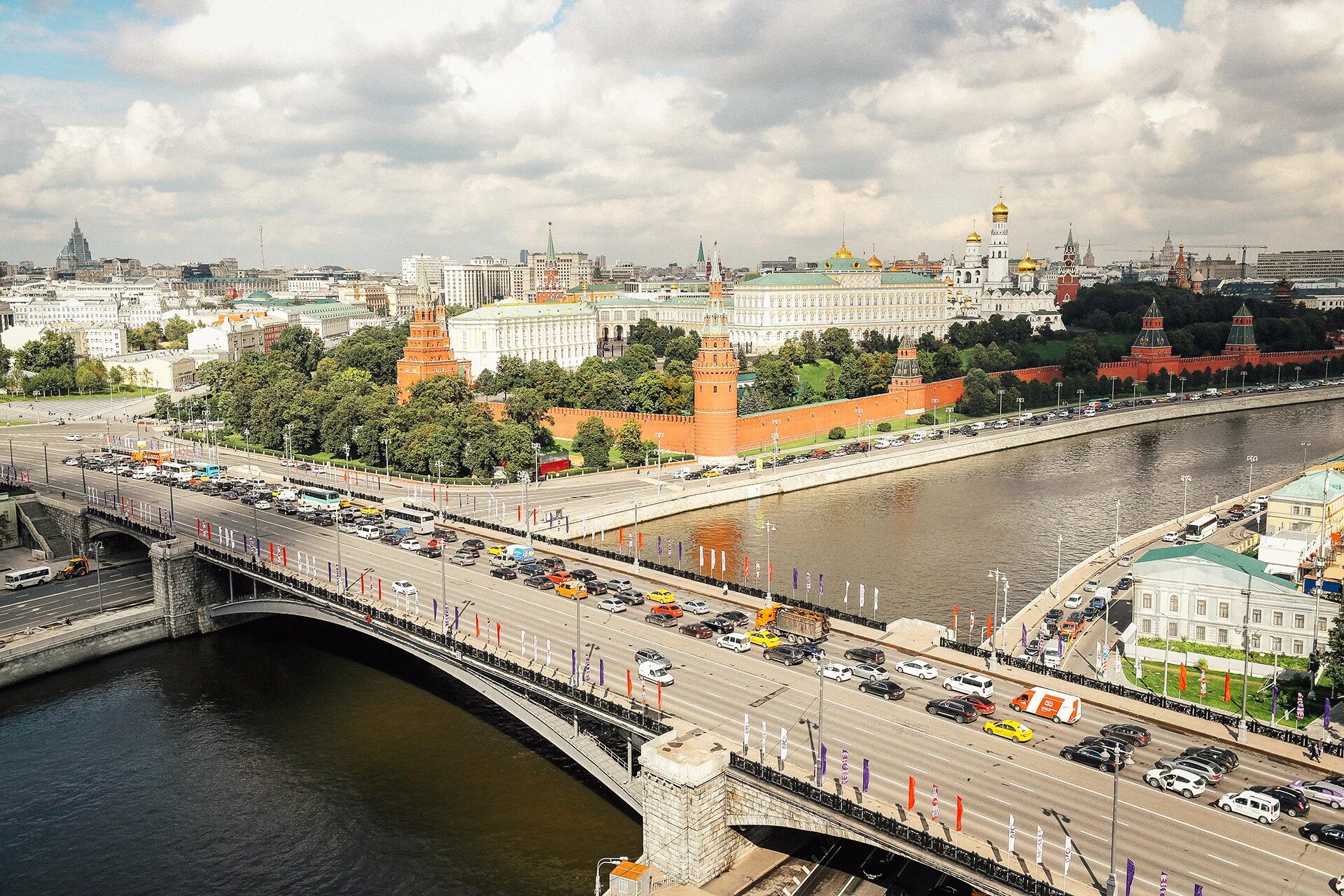 Река Неглинка в Москве. Река Неглинка Кузнецкий мост. Неглинка Устье. Кремль Москва река Неглинная. Реки москвы 2 класс