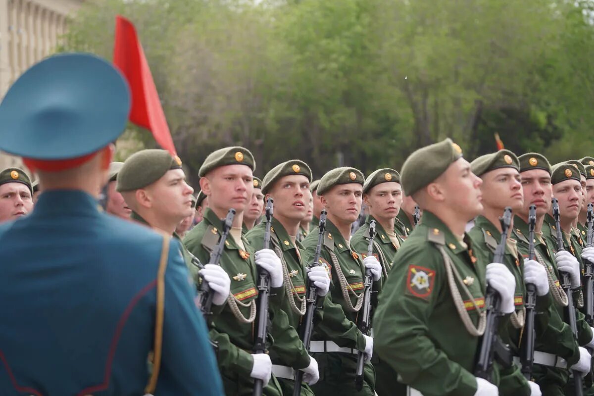 Парад Победы в Самаре. Парад Победы в Петербурге. Парад 9 мая 2023. Парад Победы Волгоград 2012. Эфир парада победы